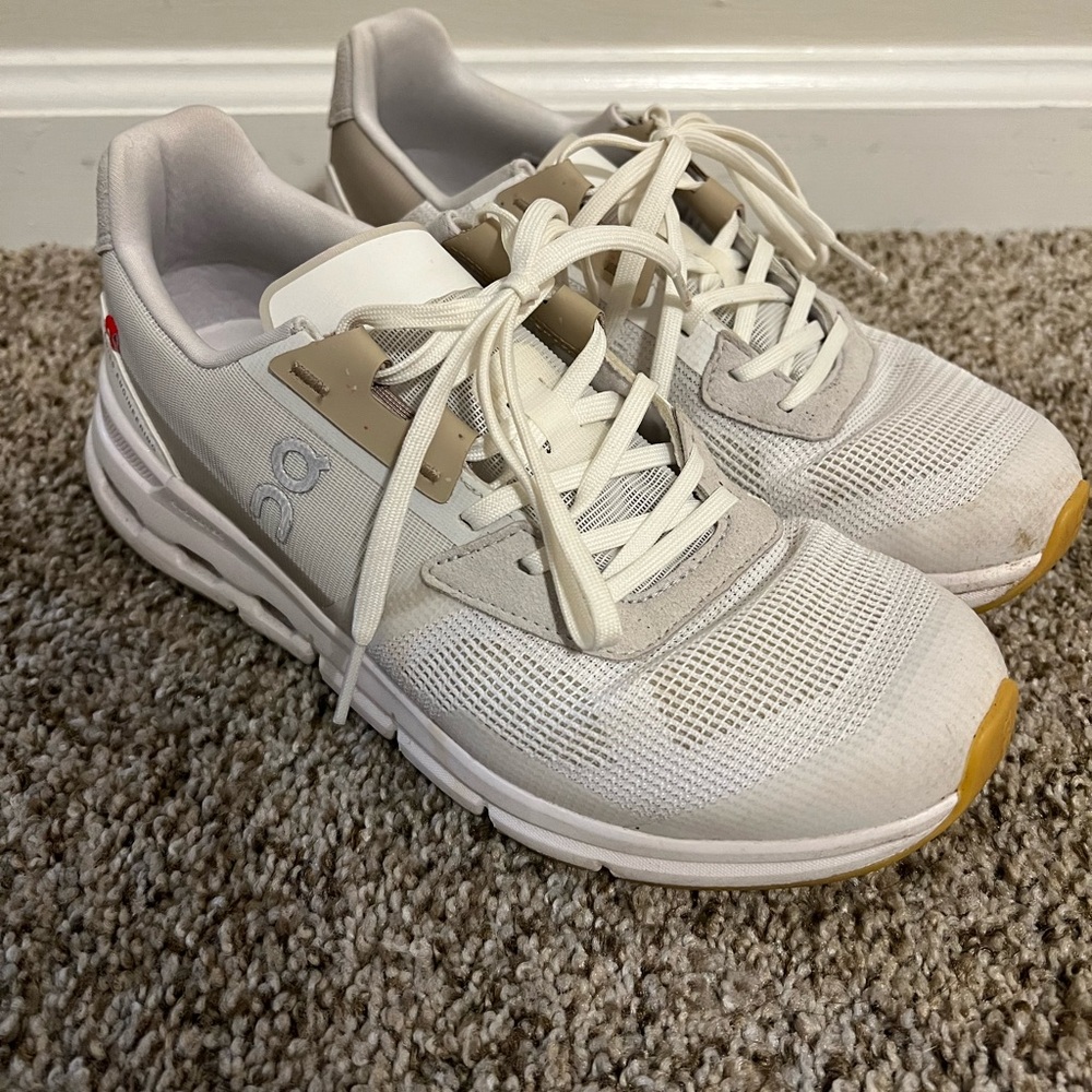 On Running Women's Athletic Shoes - White and Tan